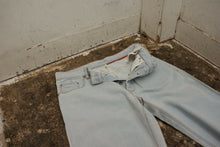 Load image into Gallery viewer, Easy Fit Light Blue Washed Jeans