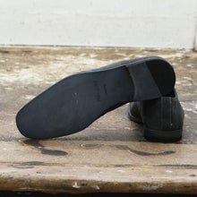 Load image into Gallery viewer, Greige Laceless Oxford Shoes
