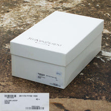Load image into Gallery viewer, Greige Laceless Oxford Shoes

