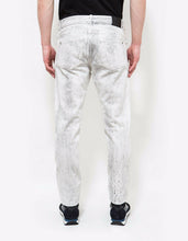 Load image into Gallery viewer, White Distressed Print Jeans
