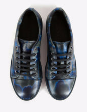 Load image into Gallery viewer, Blue Tye &amp; Dye Print Leather Trainers
