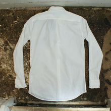 Load image into Gallery viewer, White Wire Collar Shirt With Splattered Logo
