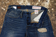Load image into Gallery viewer, Stonewashed Distressed Slim Leg Buckleback Denim Jeans
