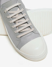 Load image into Gallery viewer, Pearl Grey Leather Low Trainers
