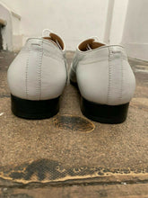 Load image into Gallery viewer, Off White Oxford Shoes
