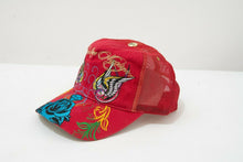 Load image into Gallery viewer, Red trucker cap
