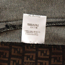 Load image into Gallery viewer, Black Slubs Denim Jeans

