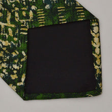 Load image into Gallery viewer, Green &amp; Beige Pattern Silk Tie
