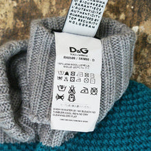 Load image into Gallery viewer, D&amp;G Multicolour Knitted Gloves
