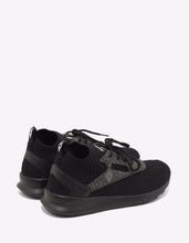 Load image into Gallery viewer, Zoku Reebok Black Running Trainers
