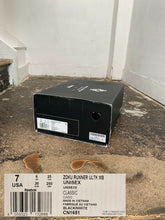 Load image into Gallery viewer, Zoku Reebok Black Running Trainers
